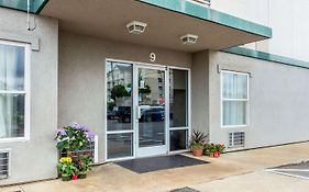 Rodeway Inn & Suites Near Outlet Mall - Asheville
