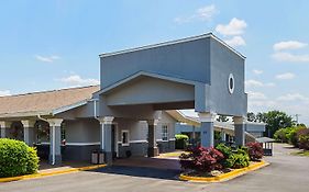 Clarion Inn And Suites Greenville 2*