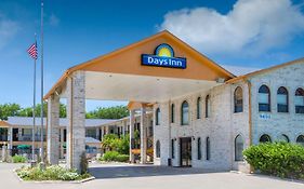 Days Inn Windcrest By Wyndham San Antonio
