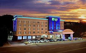 Knoxville Tn Holiday Inn Express 2*