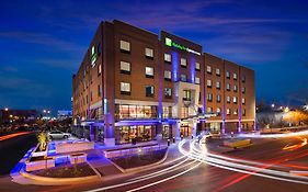 Holiday Inn Express & Suites Oklahoma City Dwtn - Bricktown 3*