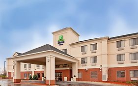 Holiday Inn Express & Suites Kansas City-Liberty