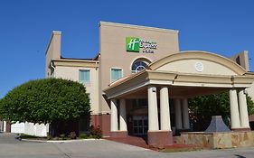 Holiday Inn Express in Gainesville Tx