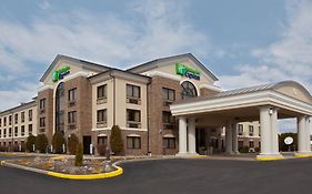 Holiday Inn Express in Grove City Pa