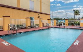 Comfort Inn Suites Orlando Airport 3*