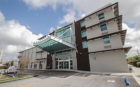 Holiday Inn Express Miami Airport East