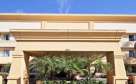 La Quinta Inn & Suites By Wyndham Tampa Fairgrounds - Casino