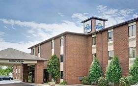 Days Inn & Suites By Wyndham Hickory