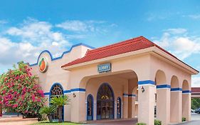 Travelodge Suites East Gate Orange Orlando 2*