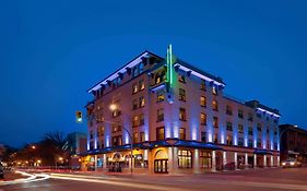 The Plaza Hotel A Trademark Collection By Wyndham Kamloops 4* Canada