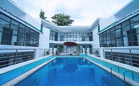 Erus Suites Hotel Boracay 3*