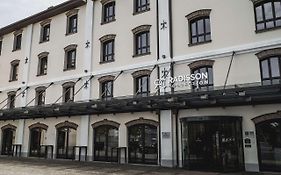 Radisson Collection Hotel, Old Mill Belgrade 4*