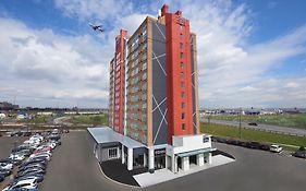 Quality Hotel & Suites Toronto Airport East