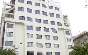 Ambassador Hotel Mumbai 4*