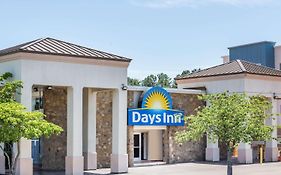 Days Inn by Wyndham Charlottesville/university Area