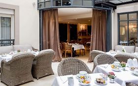 Hotel Chateaubriand  4*