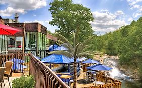 The Woodlands Inn Resort 3*
