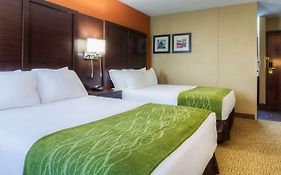 Comfort Inn And Suites Evansville Airport 3*