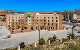 Holiday Inn Express & Suites Gallup East 2*