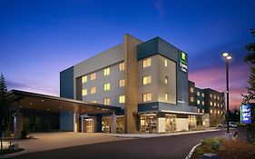 Holiday Inn Express & Suites Portland Airport - Cascade Stn  3* United States