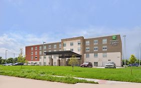 Holiday Inn Express & Suites Omaha Airport, An Ihg Hotel