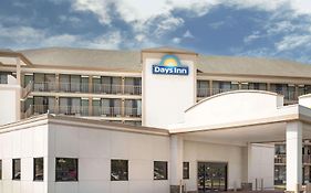 Days Inn By Wyndham Columbus-north Fort Moore  2* United States