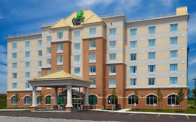Holiday Inn Express & Suites Clarington Bowmanville 3*