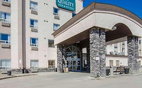Quality Inn & Suites  3*