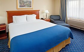 Holiday Inn Express Fremont Angola Area
