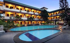 Cakra Kembang Hotel  3*
