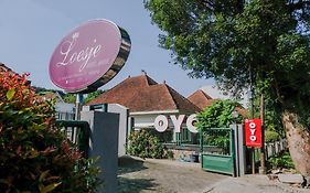 Oyo 353 Loesje Guest House Syariah Malang 2* Indonesia