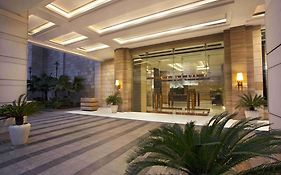 Hotel Crowne Plaza Mayur Vihar Delhi