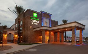 Holiday Inn Express & Suites - Gilbert - East Mesa, An Ihg Hotel