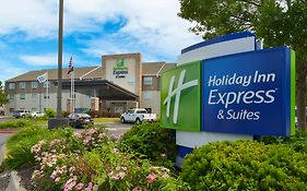 Holiday Inn Express Omaha 120th And Maple
