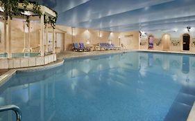 Ramada Resort Cwrt Bleddyn Hotel & Spa 3*