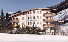 Wellness Refugium&resort Hotel Alpin Royal  4*