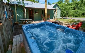 Steps From Downtown Pigeon Forge Parkway + Private Hottub And Firepit - Wifi - Firefly Bungalows photos Exterior