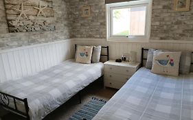 Cosy Holiday Chalet Carmarthen