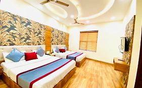 Avista Hotel Amritsar 3*