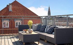 Sanders Leaves - Cute One-Bedroom Apartment With A Large Rooftop Terrace