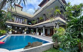 Bali Made Guest House
