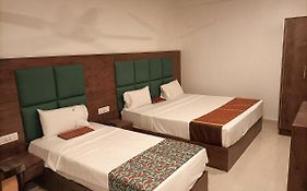 Hotel Tela Suite Plaza Delhi 4*