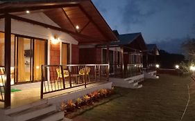 Royal Stone Resort Mahabaleshwar 3*