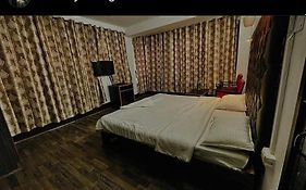 Hotel Royal Inn And Restaurant Srinagar (jammu And Kashmir)  India