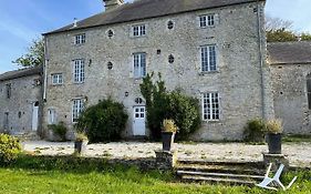 Apartment In A 17th Century Manoir - Chateau Isle Marie Picauville France