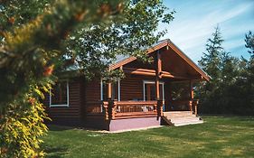 Strathisla - Luxury Two Bedroom Log Cabin With Private Hot Tub & Sauna