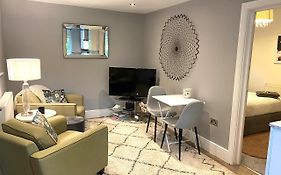 The Lodge Chester - Luxury Apartment For Two, With Free Parking!