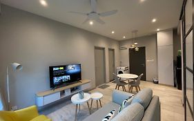 Mistay 4-5Pax Luxury Suite Apartments