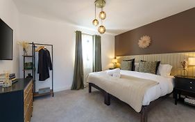 Alba - 2 Bedroom Luxury Apartment By Mint Stays