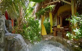 Chalet Tropical Hotel & Restaurante